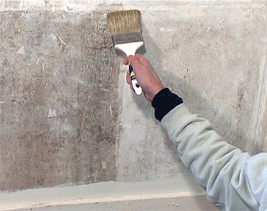 Pendant l'application de votre fixateur de fond, il est imp&eacute;ratif de bien a&eacute;rer votre pi&egrave;ce et il est conseill&eacute; de porter des lunettes de protection et des gants. Utilisez un pinceau large pour appliquer le fixateur de fond sur votre mur. Apr&egrave;s s�chage, il est parfois n&eacute;cessaire de passer une nouvelle couche, particuli&egrave;rement dans le cas de murs en pl&acirc;tre absorbant.