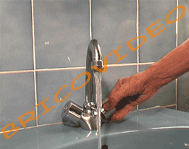 Ouvrir l´eau pour vérifier qu´il n´y ait aucune fuite
avant la remise en place de la colonne.